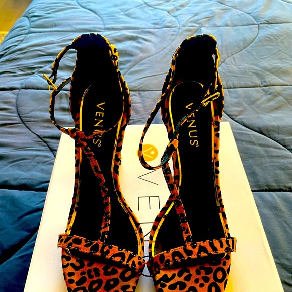Venus Animal print heels - Picture 1 of 6